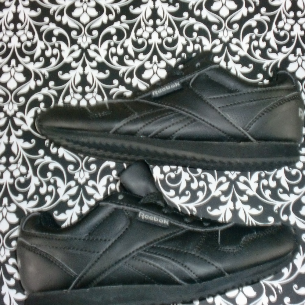 Reebox - Picture 3 of 6